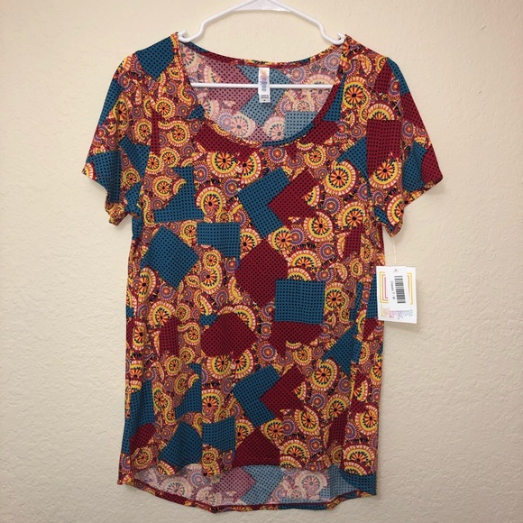 New with tags Lularoe Classic T Sz medium - Picture 1 of 4